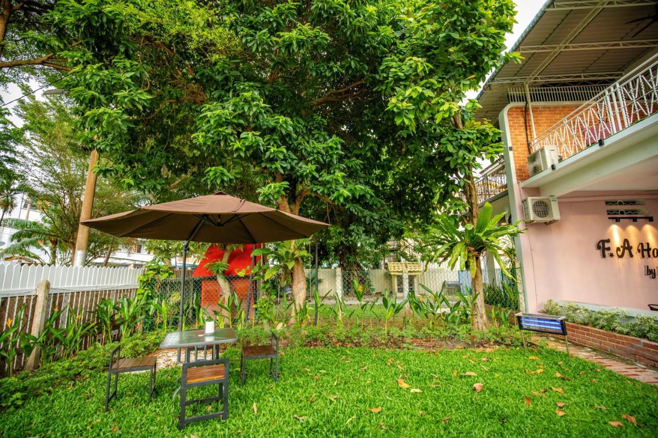 Fa House By The Holiday home *