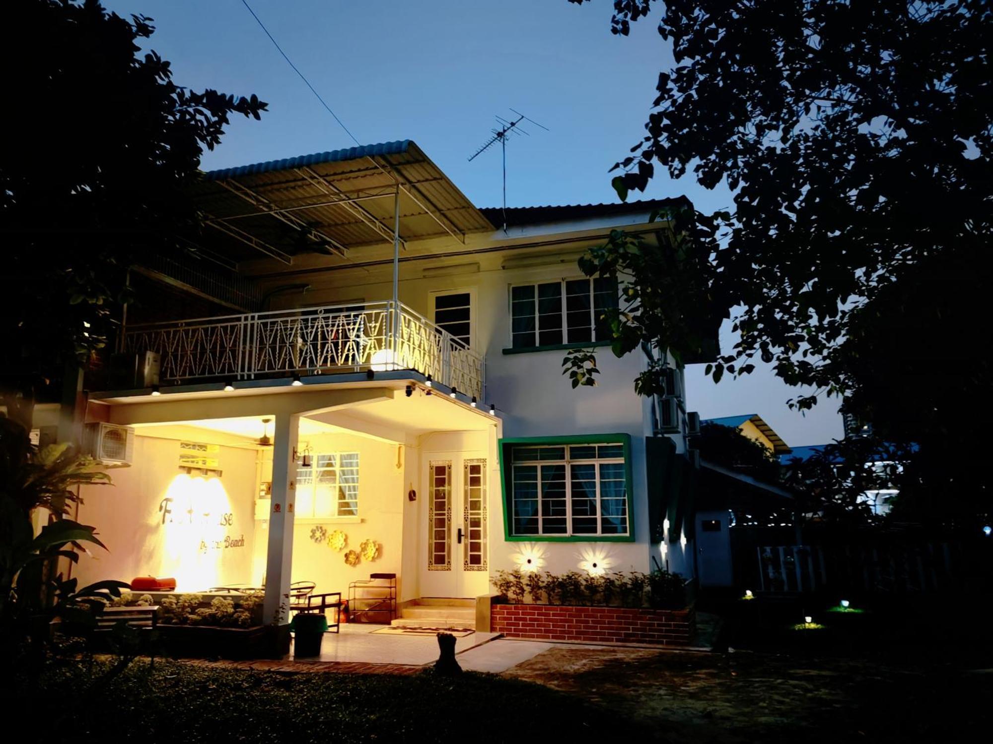 Fa House By The Holiday home